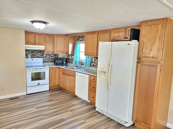 4th image of 4000 24th St N #1013