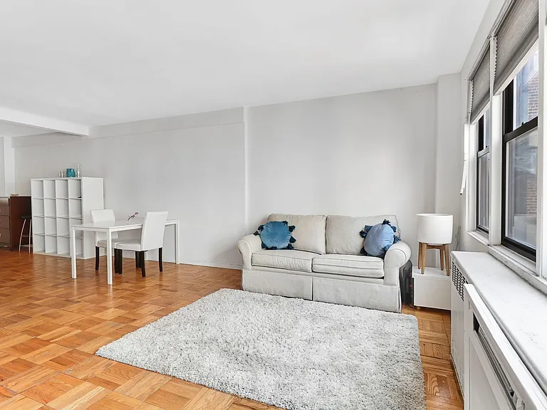 241 E 76th St #6B — Photo 3