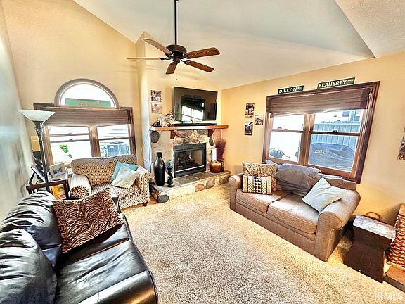 2nd image of 1537 N Oak Hill Dr Unit B-3