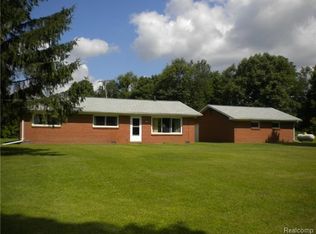 475 Mack Rd, Lakeville, MI 48367