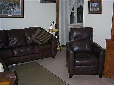 4th image of 387 Holly Dr