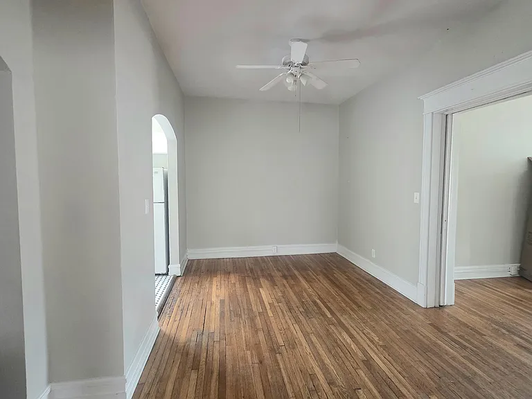 408 Kensington Ct #5 — Photo 2
