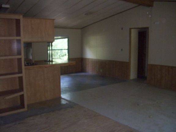 3rd image of 114 Oak Wood Dr