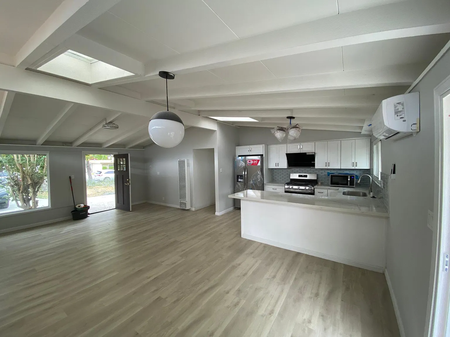 1207 Torrance Ave — Photo 2