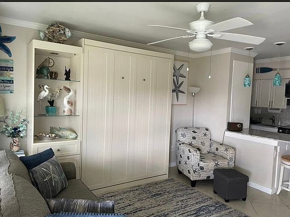 4th image of 240 N Collier Blvd