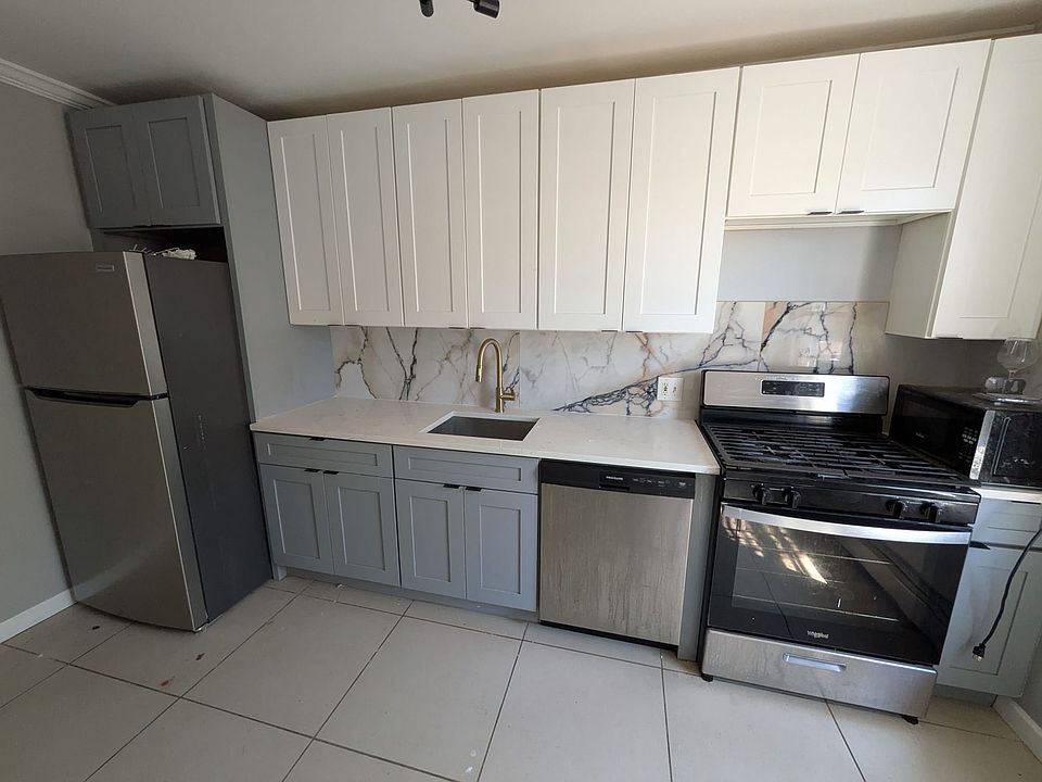 1st image of 119 Hobart Ave #4