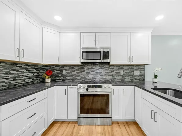 89 E Hartford Ave Unit 3D, Uxbridge, MA 01569