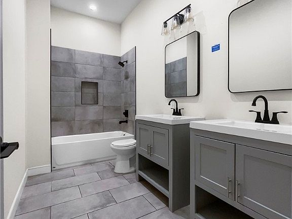 5th image of 1026 Yucca Ave