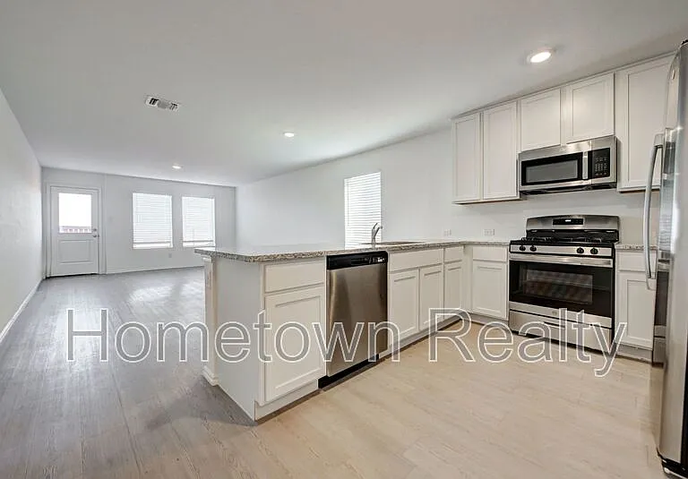 3303 NW 149th St — Photo 6