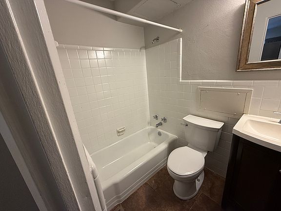 4th image of 4604 Shrewsbury Ave APT B