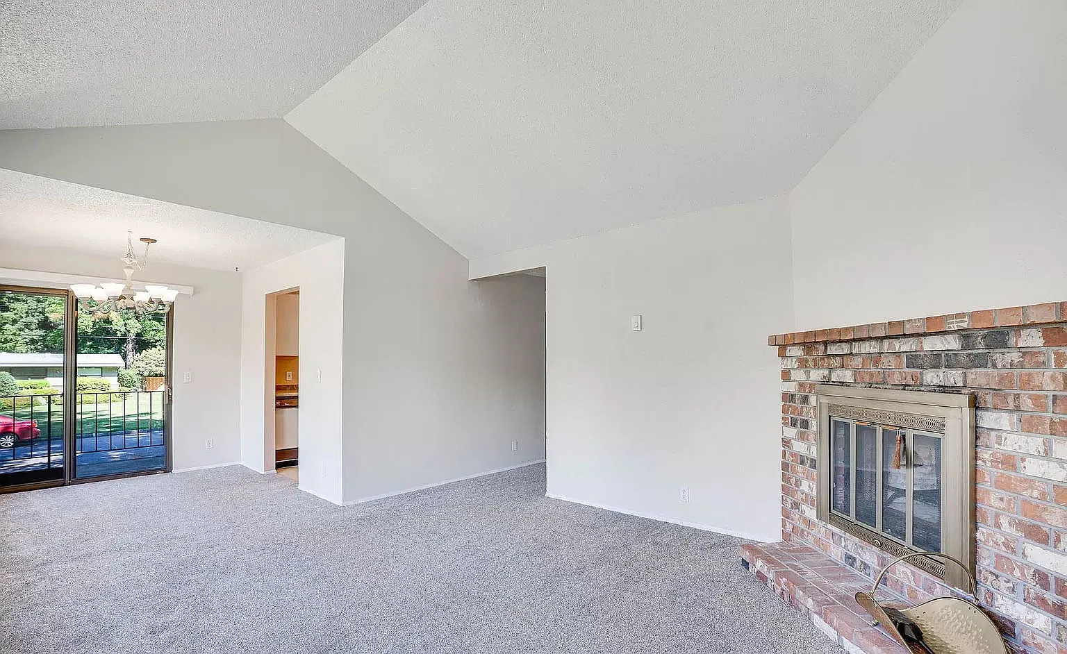 1 bed, 741 sqft, $2,000 — Photo 2
