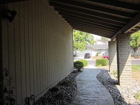 2nd image of 2438 Shropshire Dr