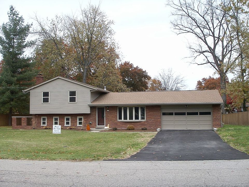 MULTI LEVEL W/BASEMENT