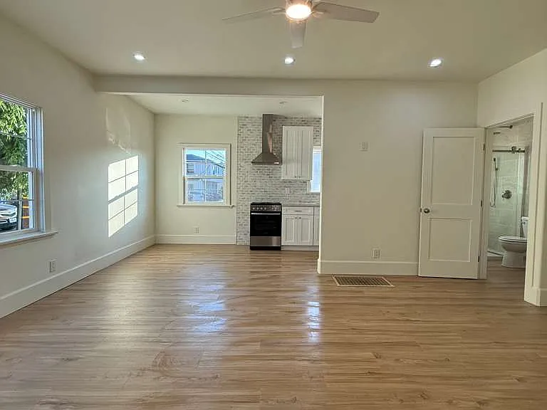 102 Argonne Ave #5 — Photo 2