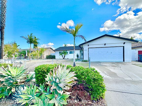 3rd image of 628 Charles Dr