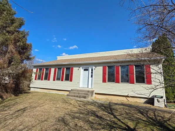 67 Confers Ln, Berwick, PA 18603