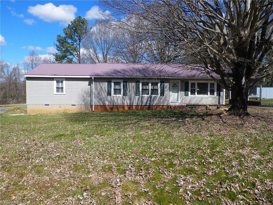 1st image of 204 1st Cir