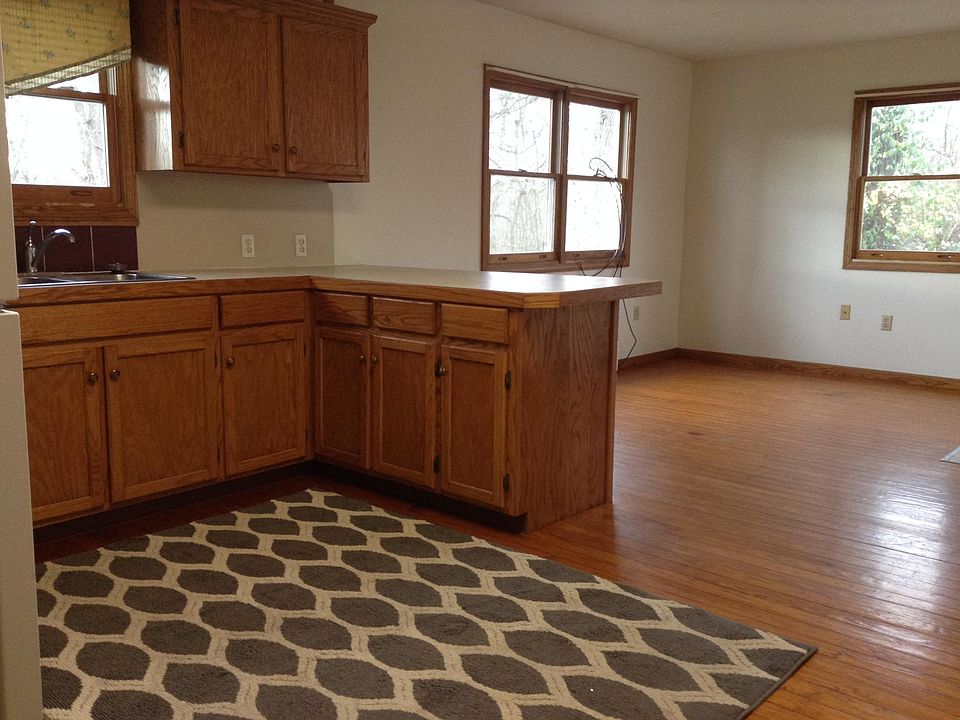 2nd image of 300 S Prospect St