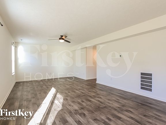 2nd image of 2914 Pointe Harbour Dr