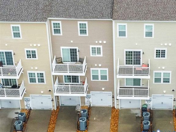 3rd image of 4307 Broad Hill Dr Unit B
