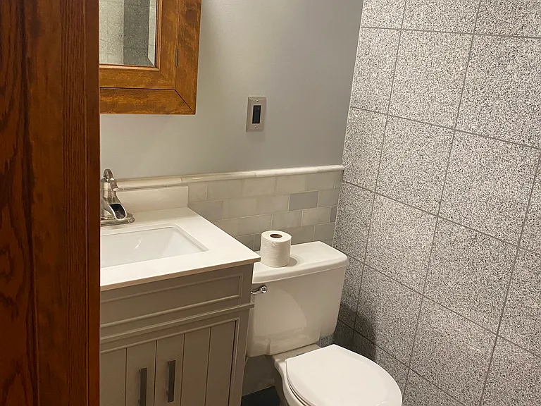 1059 Hague Ave #1 — Photo 9