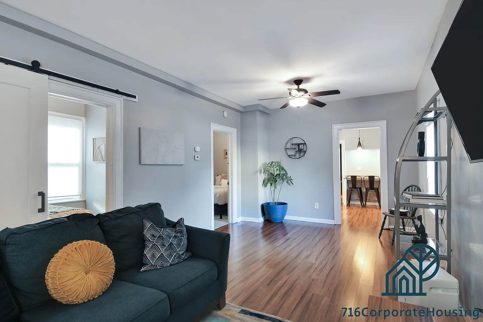 305 Bird Ave photo 1