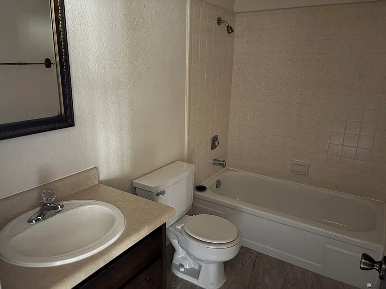 2155 S 14th Ave — Photo 24