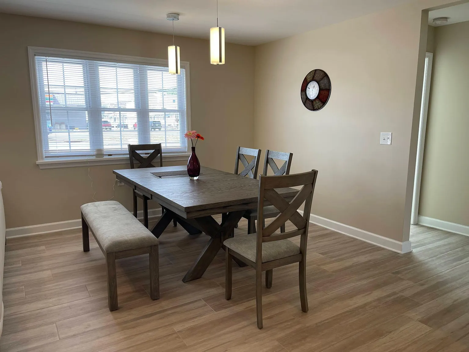 4 bed, 1850 sqft, $2,950 — Photo 2