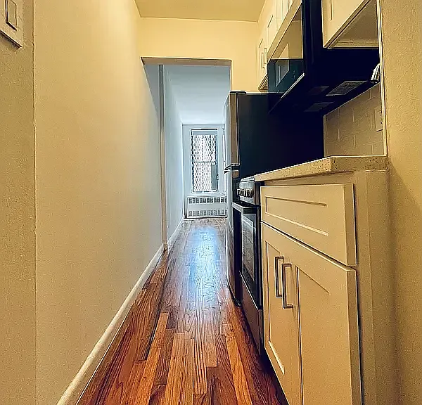 1321 3rd Ave #2A — Photo 1
