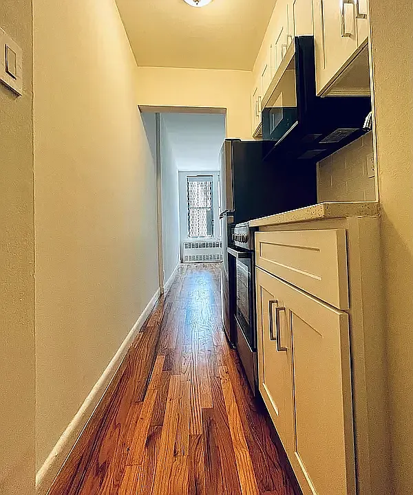 1321 3rd Ave #2A