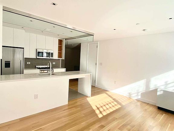 5th image of 341 W 11th St APT 1a