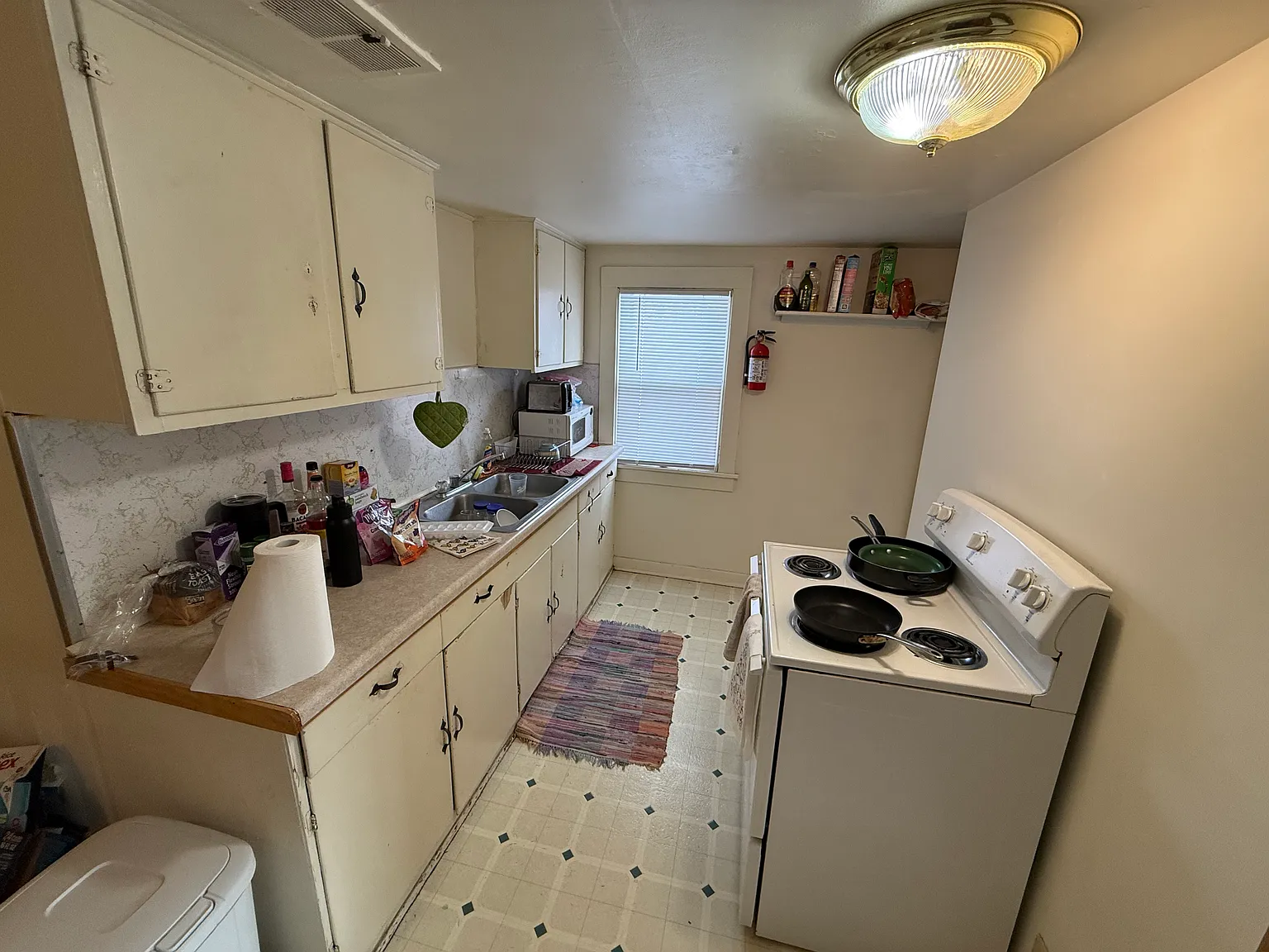 3 bed, 912 sqft, $1,275 — Photo 3
