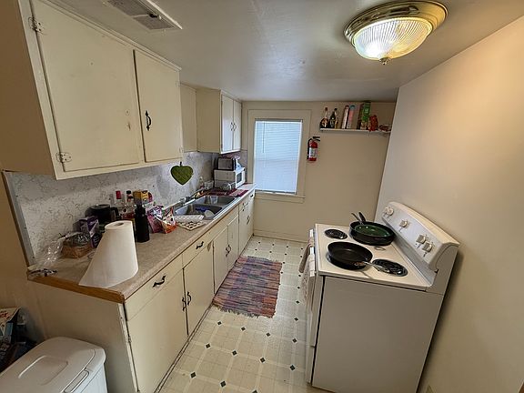 3rd image of 315 Chippewa St #1/2