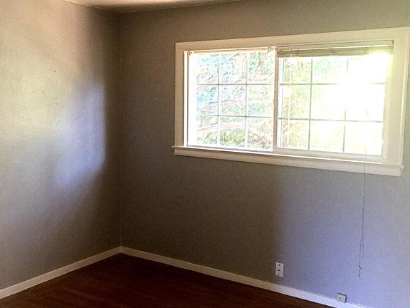 4th image of 450 Lovella Way
