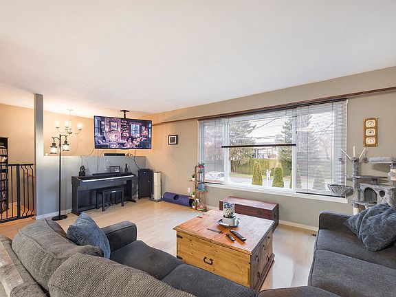 4th image of 10283 Kent Rd