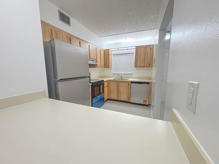 8502 NW 35th Ct #8508 — Photo 6