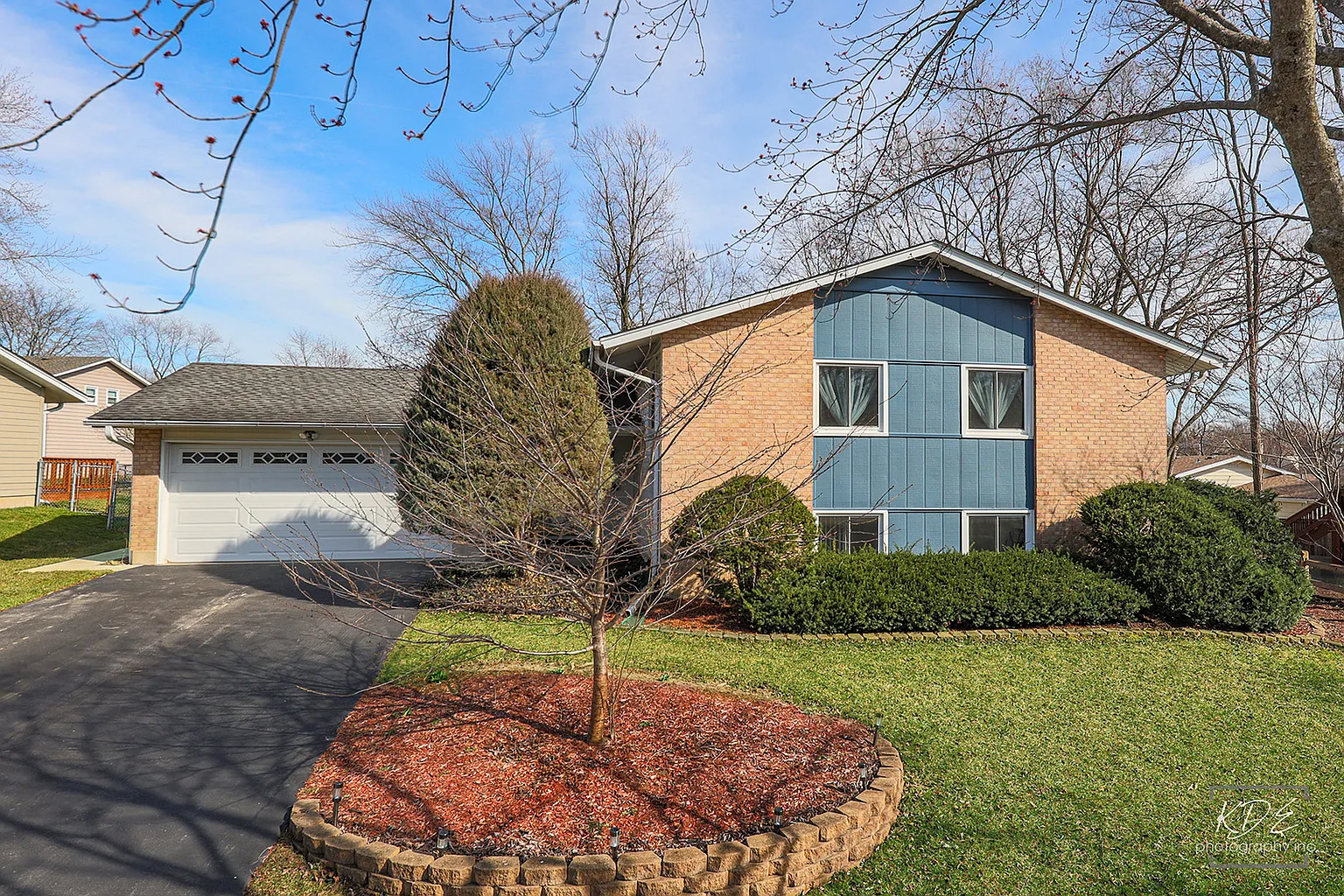 6121 Green Dr photo 1