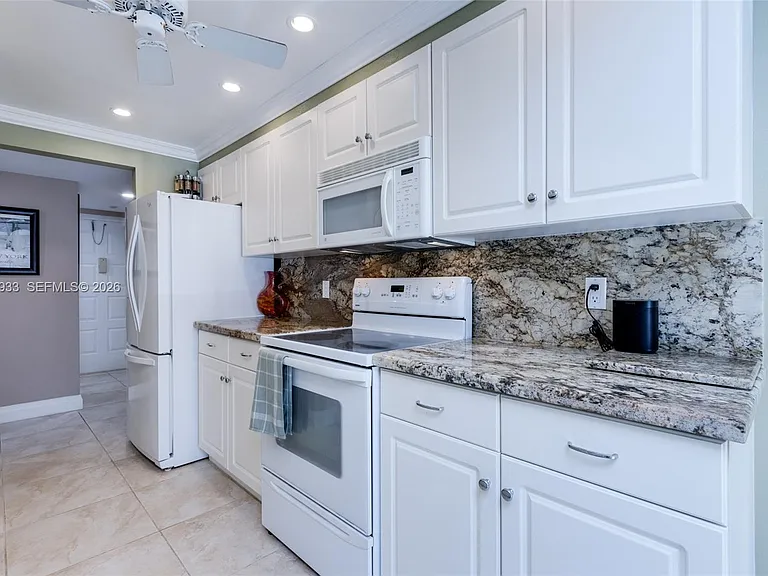 1410 Sheridan St #9I — Photo 6