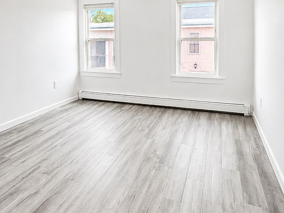 5th image of 183 New York Ave