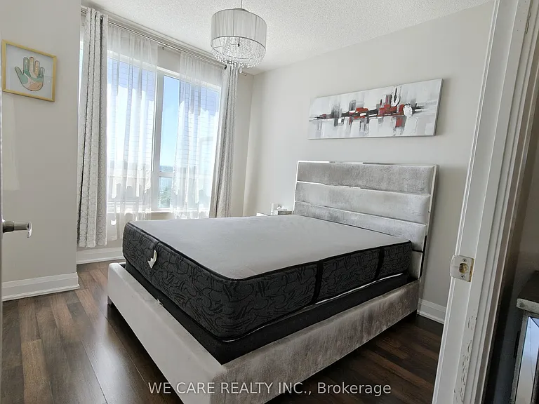68 Canterbury Pl #Penthouse 05 — Photo 8