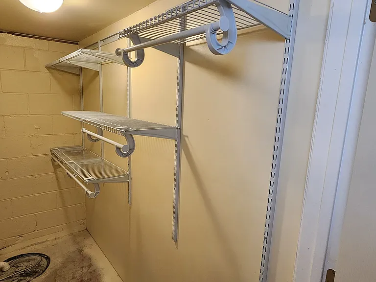Bedroom 4 Closet