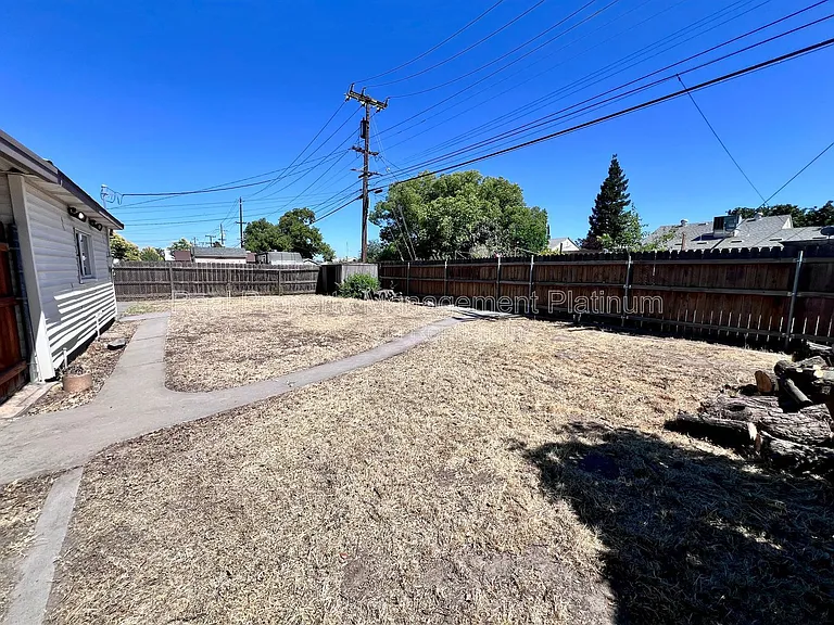 645 W Andrews Ave — Photo 17