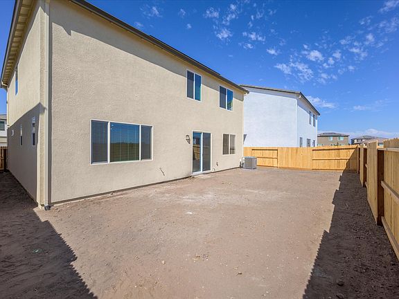 SAC_Eastwood-At-Machado-Ranch_4023_Backyard_B_2422-Sather-St