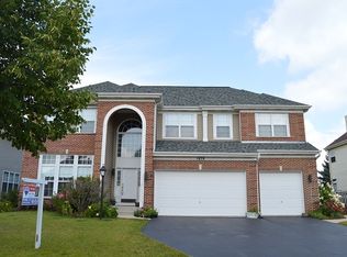 1870 Broadsmore Dr, Algonquin, IL 60102