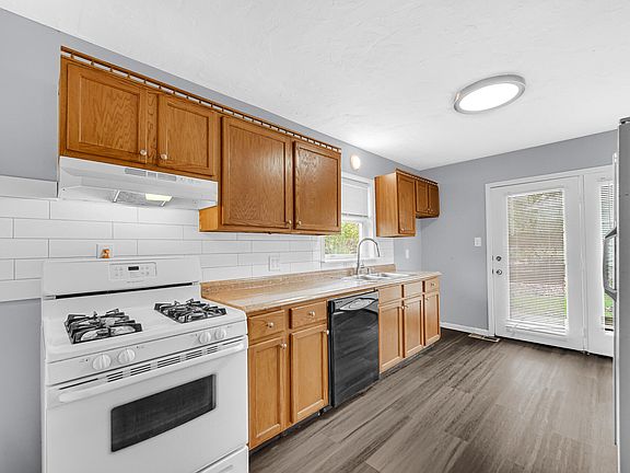5th image of 6659 Connecticut St