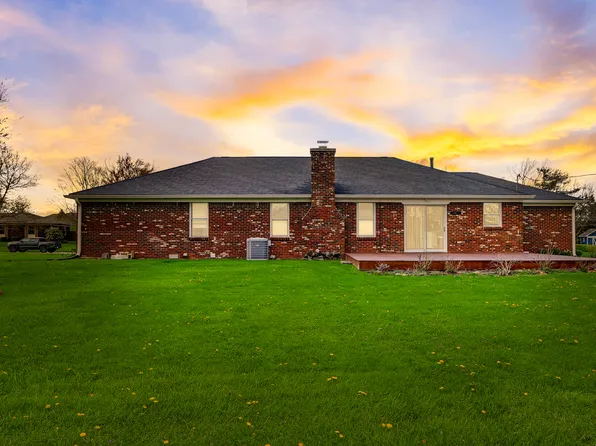 510 Pheasant Run, Zionsville, IN 46077