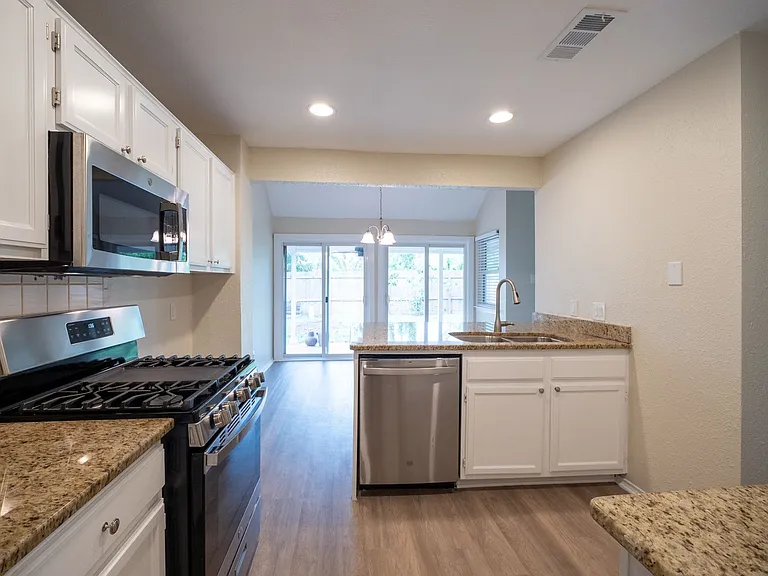6307 Avery Island Ave — Photo 11
