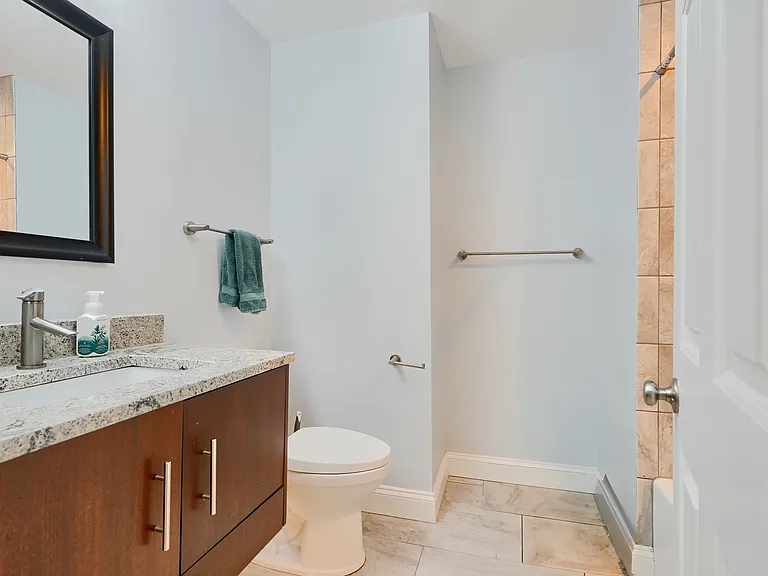 10 E Lee St #706 — Photo 18