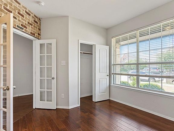 5th image of 2401 Loreto Dr