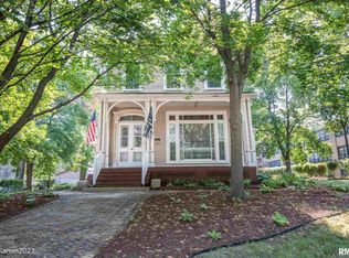 334 Buena Vista Ave, Pekin, IL